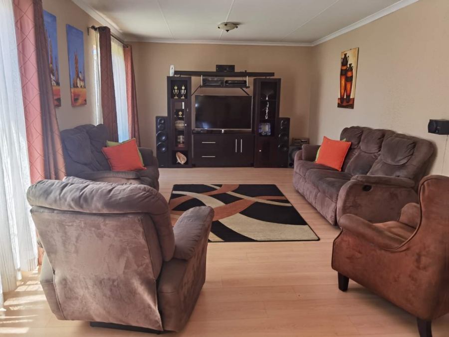 4 Bedroom Property for Sale in Van Riebeeck Park Gauteng