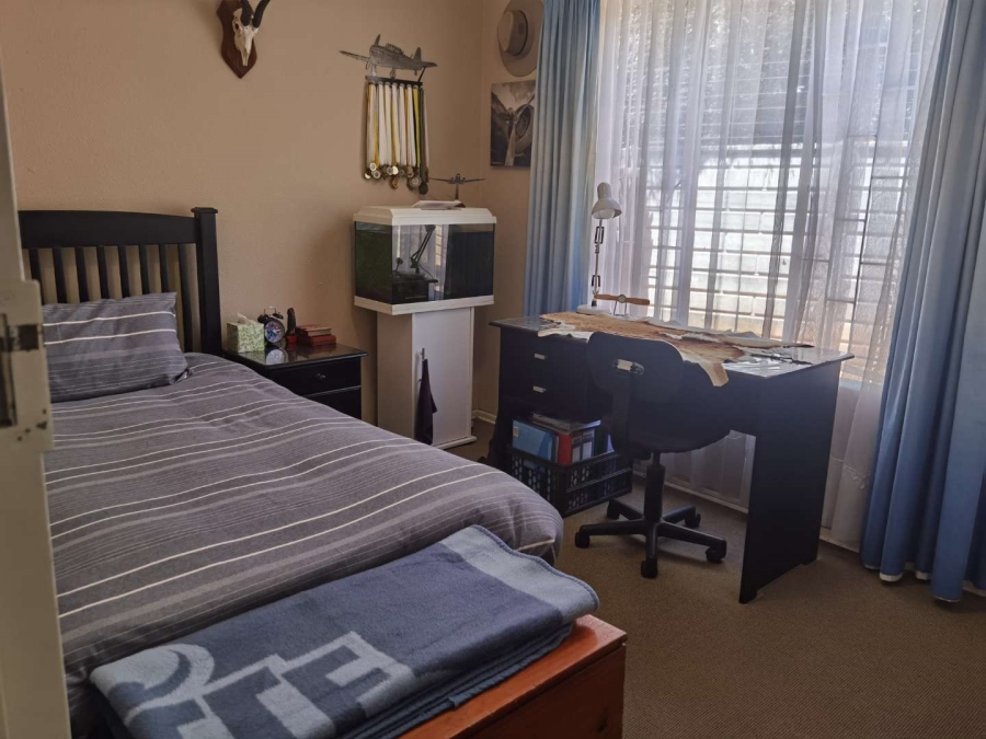 4 Bedroom Property for Sale in Van Riebeeck Park Gauteng