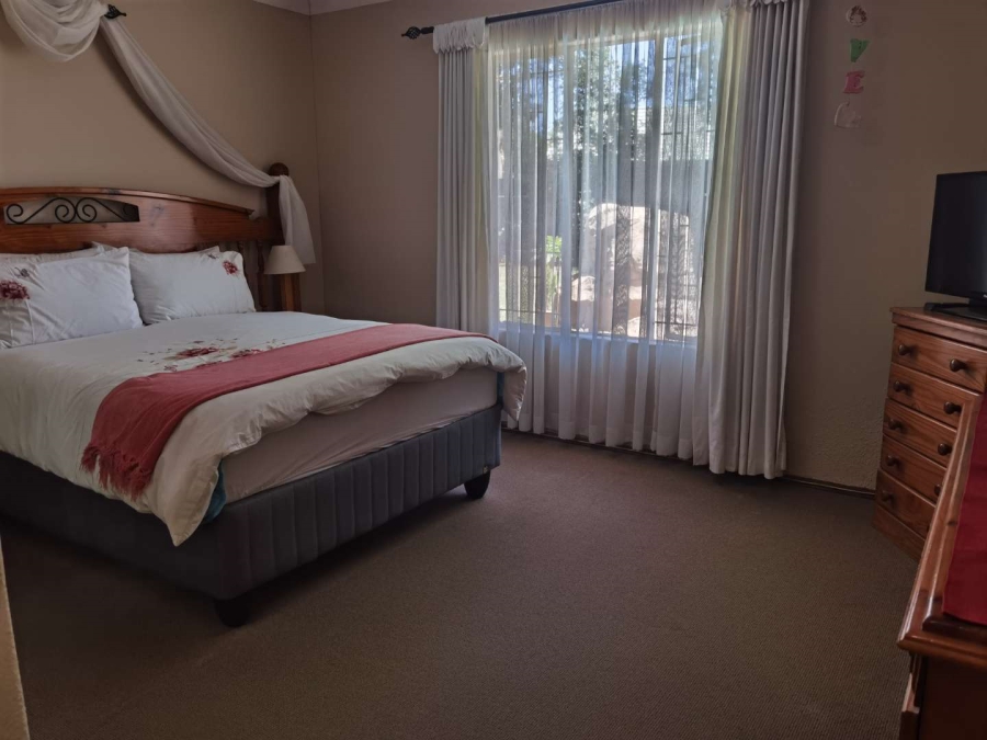 4 Bedroom Property for Sale in Van Riebeeck Park Gauteng