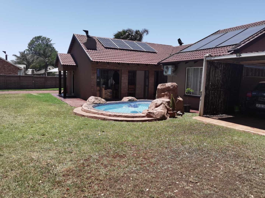 4 Bedroom Property for Sale in Van Riebeeck Park Gauteng