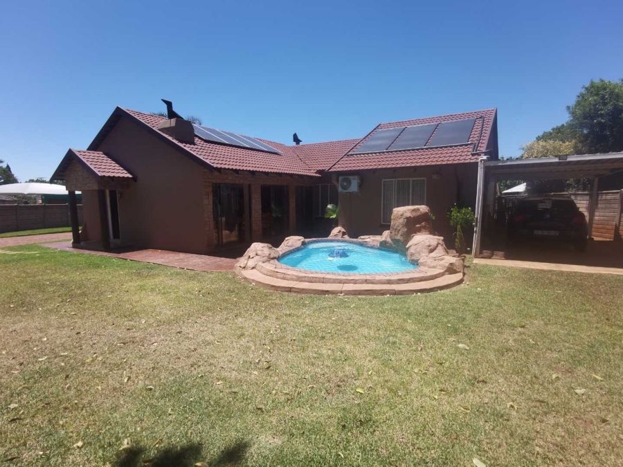 4 Bedroom Property for Sale in Van Riebeeck Park Gauteng