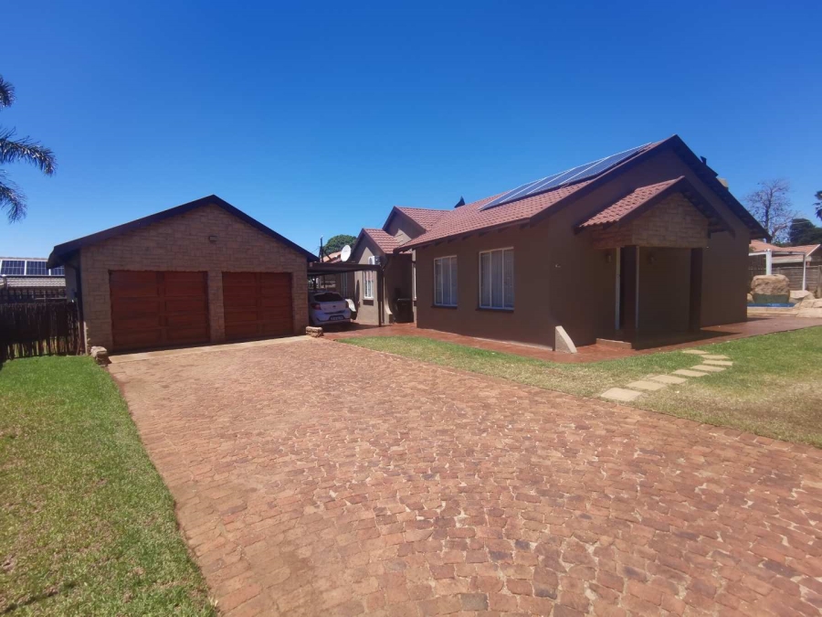 4 Bedroom Property for Sale in Van Riebeeck Park Gauteng