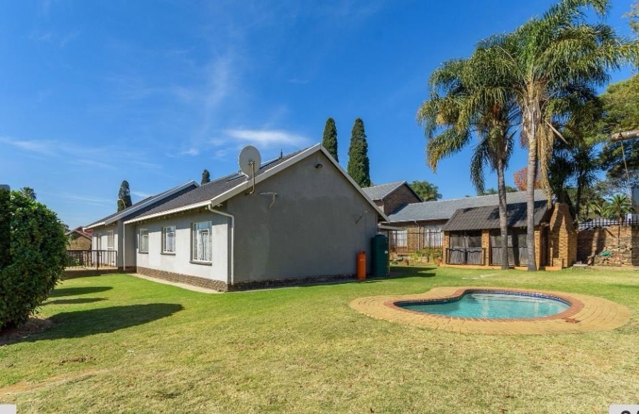 4 Bedroom Property for Sale in Birchleigh North Gauteng