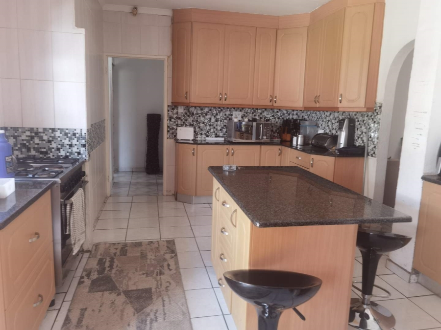 4 Bedroom Property for Sale in Birchleigh North Gauteng