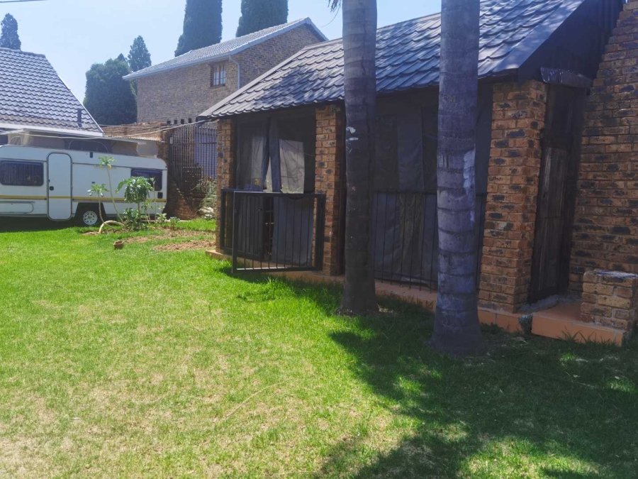 4 Bedroom Property for Sale in Birchleigh North Gauteng