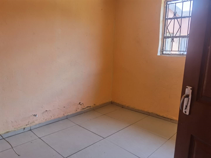 2 Bedroom Property for Sale in Tembisa Central Gauteng