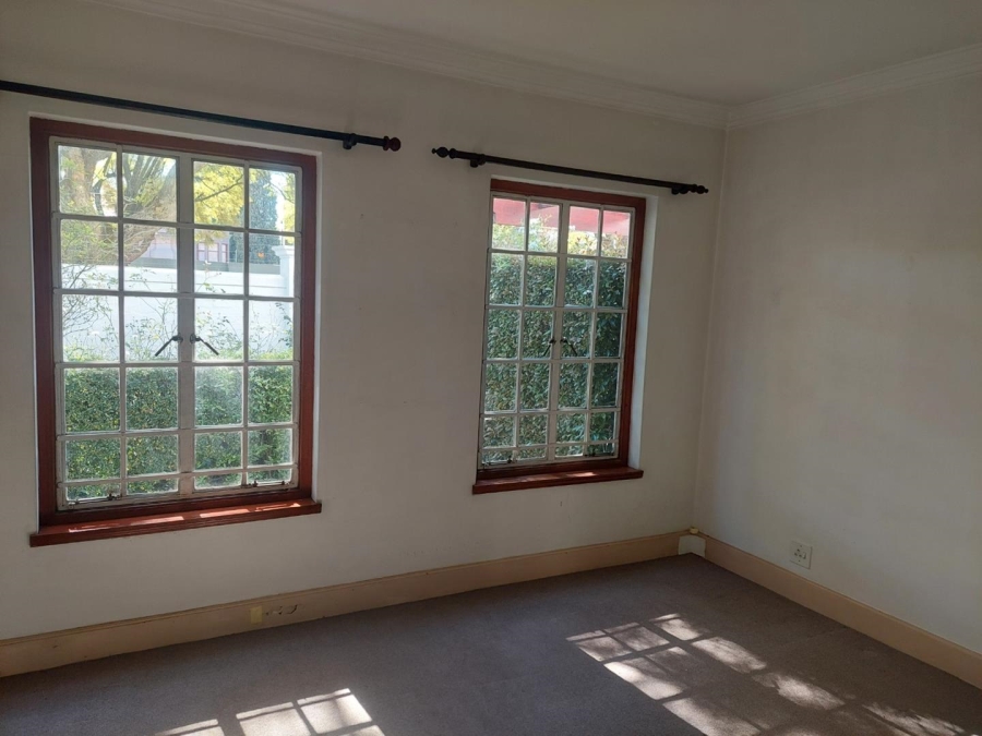 To Let 2 Bedroom Property for Rent in Saxonwold Gauteng