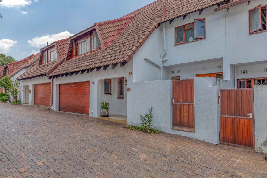 3 Bedroom Property for Sale in Magaliessig Gauteng