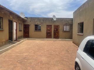 10 Bedroom Property for Sale in Siluma View Gauteng