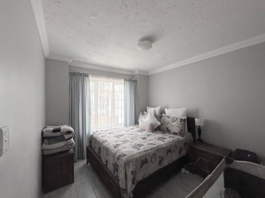 1 Bedroom Property for Sale in Erand Gardens Gauteng