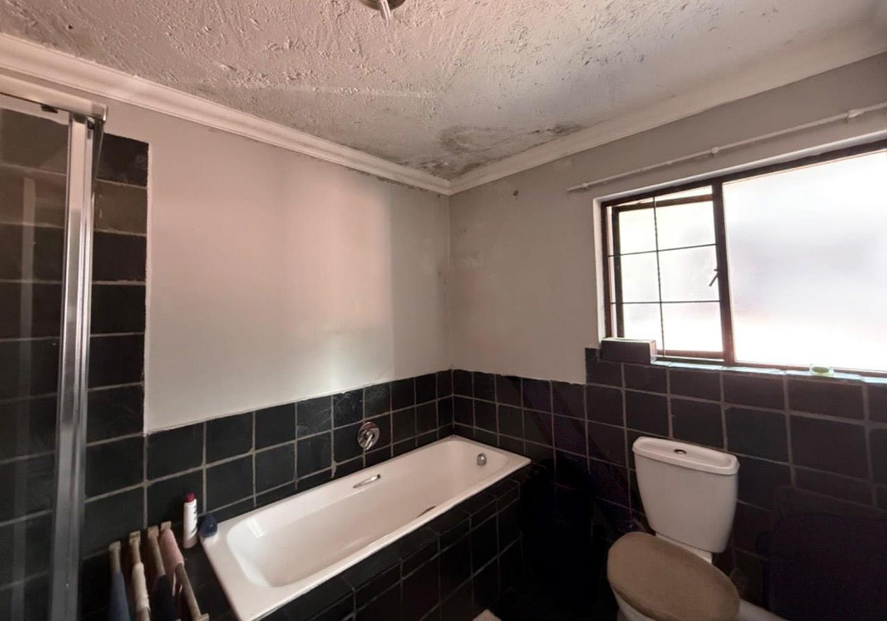 1 Bedroom Property for Sale in Erand Gardens Gauteng