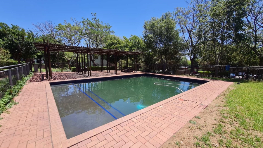 To Let 2 Bedroom Property for Rent in Jackal Creek Golf Estate Gauteng