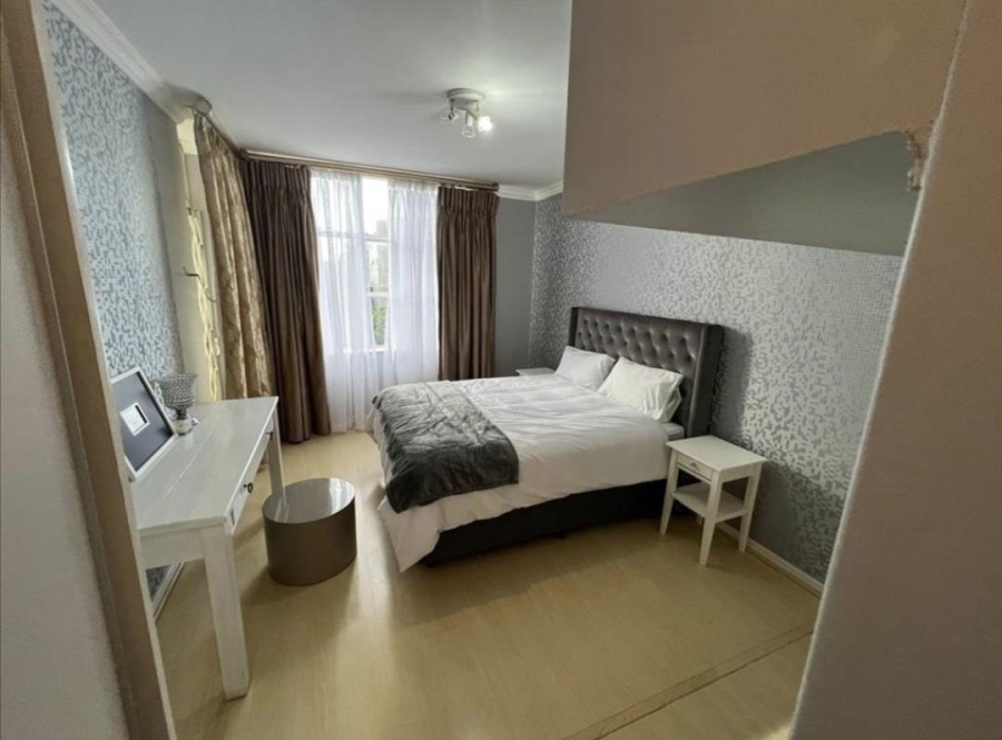 To Let 2 Bedroom Property for Rent in Sandhurst Gauteng