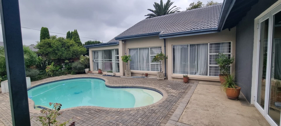 To Let 4 Bedroom Property for Rent in Atlasville Gauteng