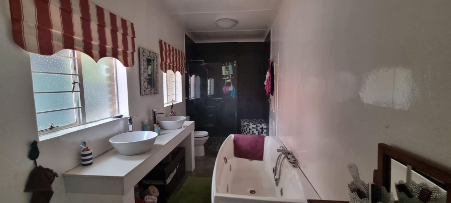 To Let 4 Bedroom Property for Rent in Atlasville Gauteng