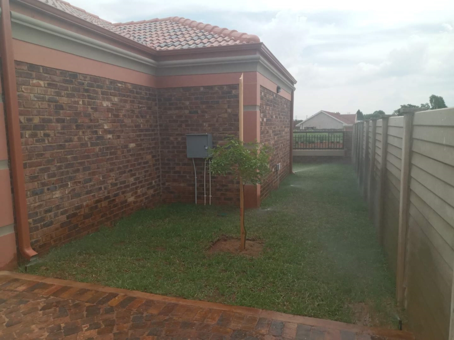 To Let 3 Bedroom Property for Rent in Kookrus Gauteng