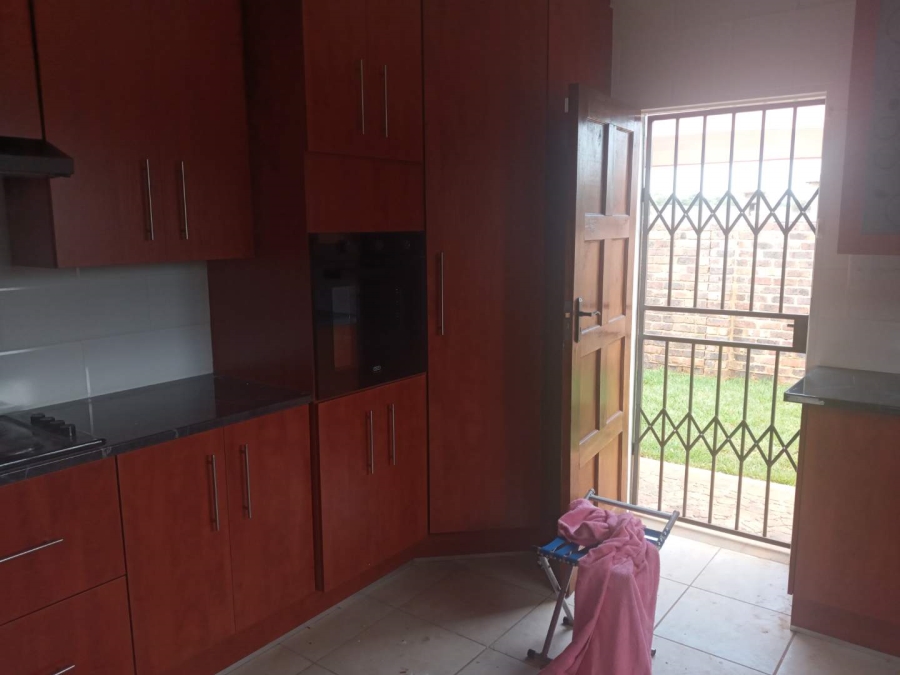 To Let 3 Bedroom Property for Rent in Kookrus Gauteng