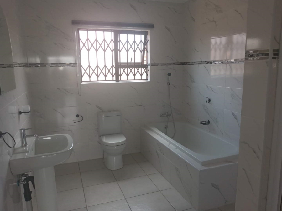 To Let 3 Bedroom Property for Rent in Kookrus Gauteng