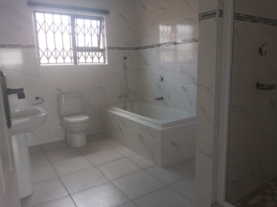 To Let 3 Bedroom Property for Rent in Kookrus Gauteng