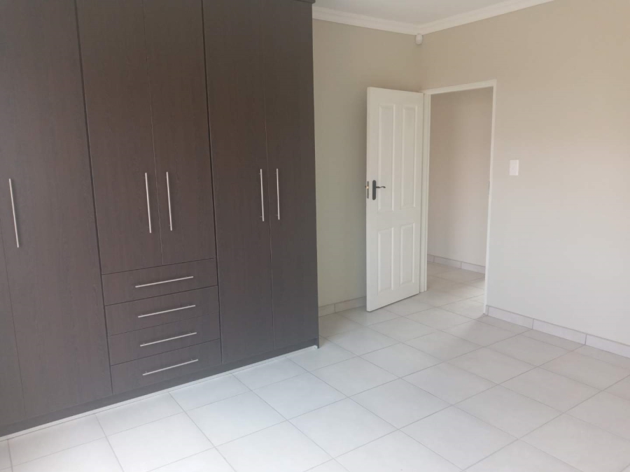 To Let 3 Bedroom Property for Rent in Kookrus Gauteng