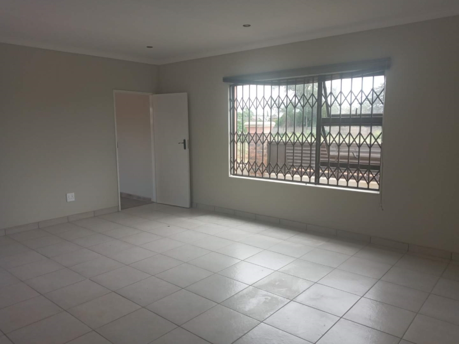 To Let 3 Bedroom Property for Rent in Kookrus Gauteng