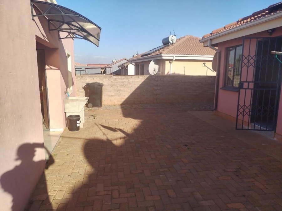 2 Bedroom Property for Sale in Crystal Park Gauteng