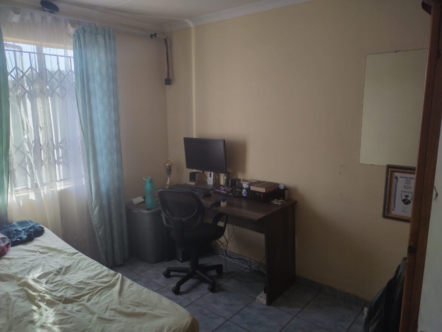 2 Bedroom Property for Sale in Crystal Park Gauteng