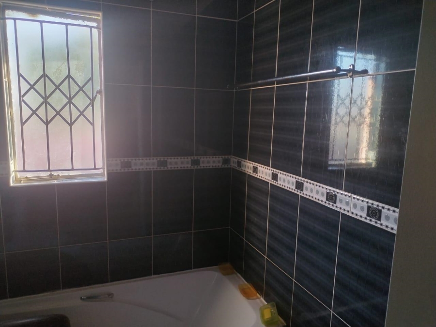 2 Bedroom Property for Sale in Crystal Park Gauteng