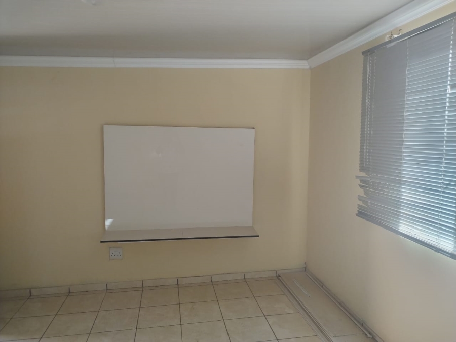 2 Bedroom Property for Sale in Crystal Park Gauteng