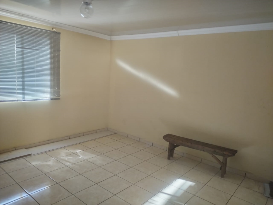 2 Bedroom Property for Sale in Crystal Park Gauteng