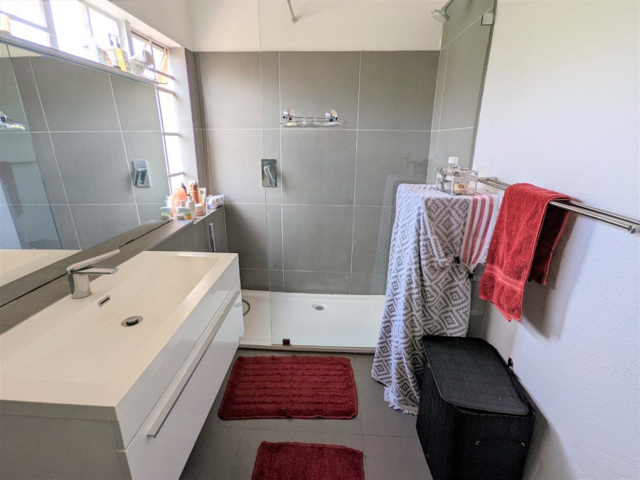 To Let 1 Bedroom Property for Rent in Bryanston Gauteng