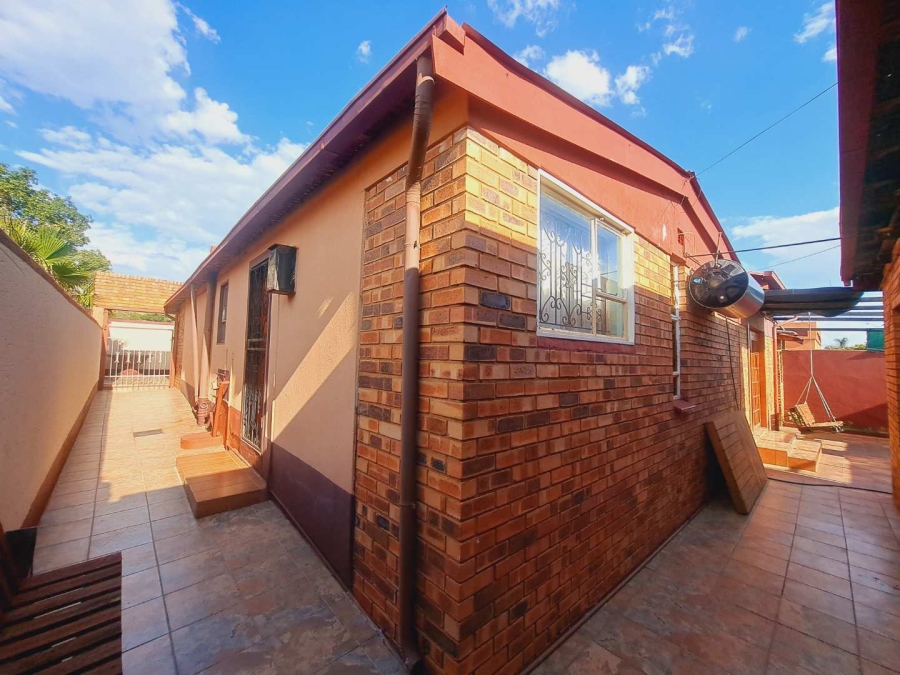 4 Bedroom Property for Sale in Eersterust Gauteng