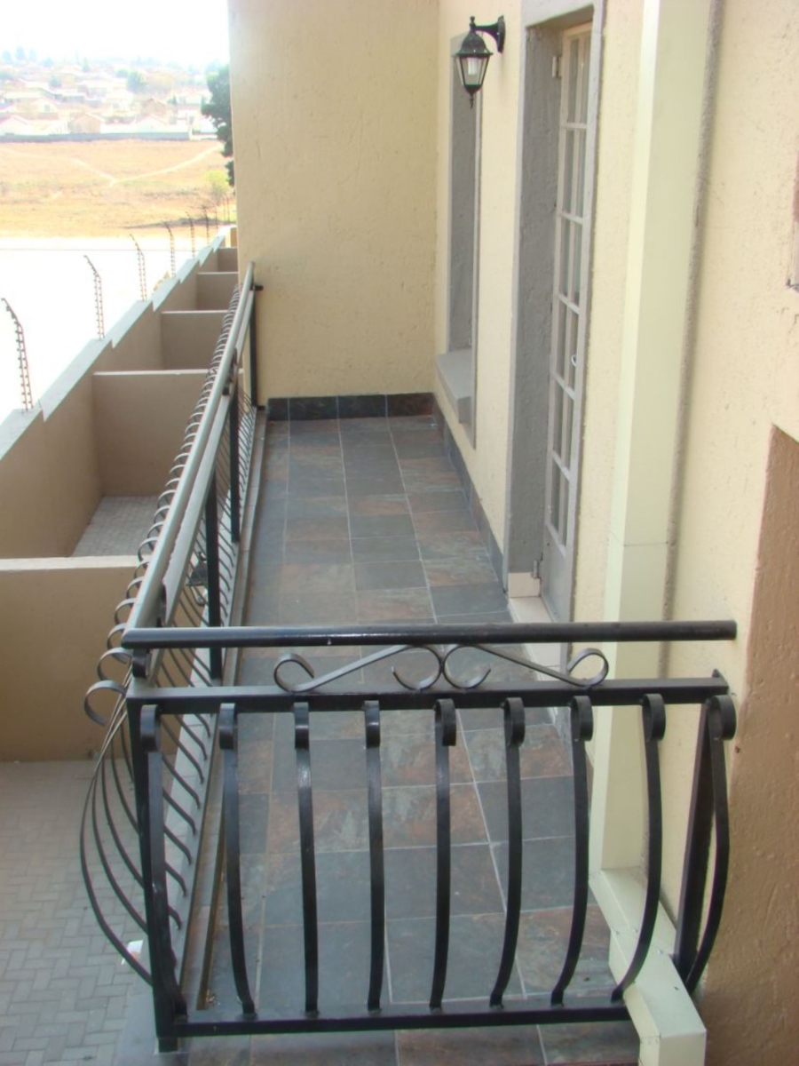 To Let 1 Bedroom Property for Rent in Norkem Park Gauteng