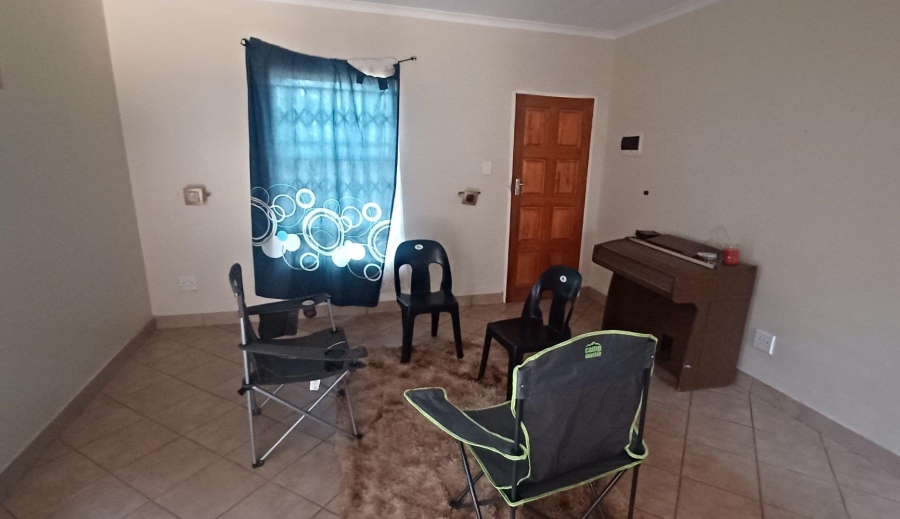 2 Bedroom Property for Sale in Kirkney Gauteng