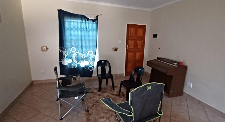 2 Bedroom Property for Sale in Kirkney Gauteng