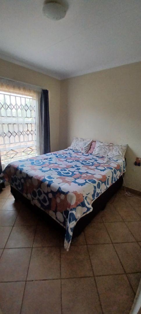 2 Bedroom Property for Sale in Kirkney Gauteng