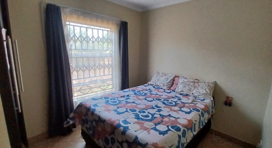 2 Bedroom Property for Sale in Kirkney Gauteng