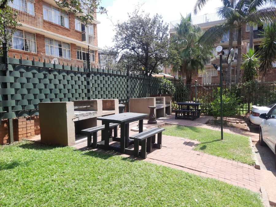 To Let 1 Bedroom Property for Rent in Sinoville Gauteng