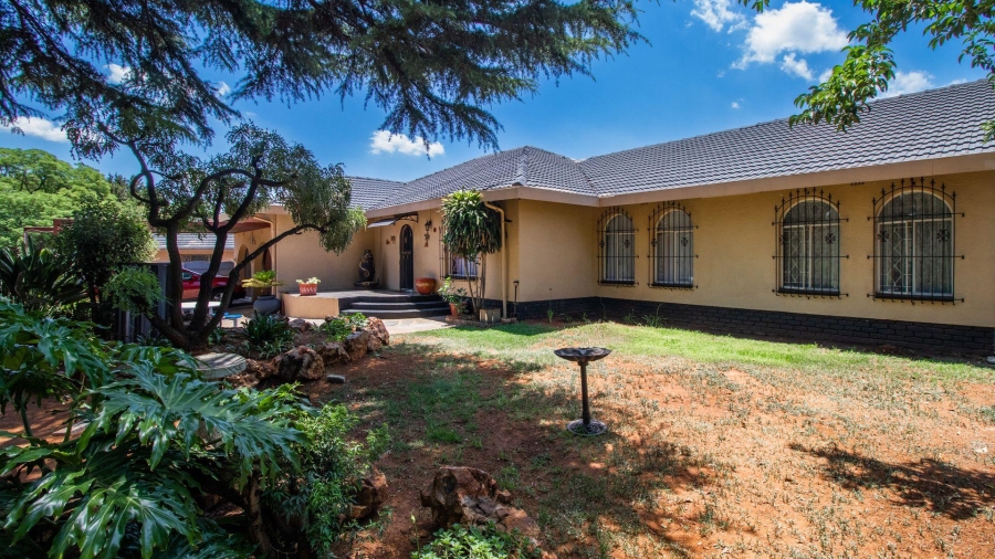 4 Bedroom Property for Sale in Birchleigh North Gauteng