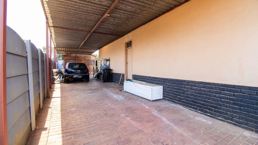 4 Bedroom Property for Sale in Birchleigh North Gauteng