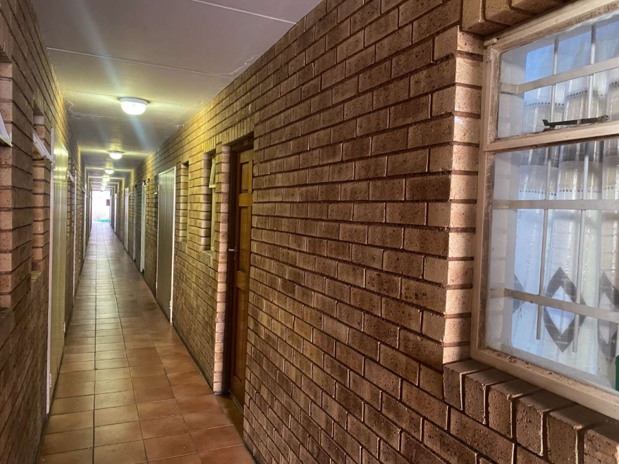 1 Bedroom Property for Sale in Braamfontein Werf Gauteng