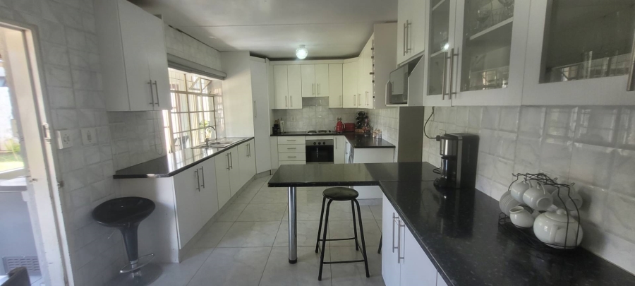 3 Bedroom Property for Sale in Roodepoort Gauteng