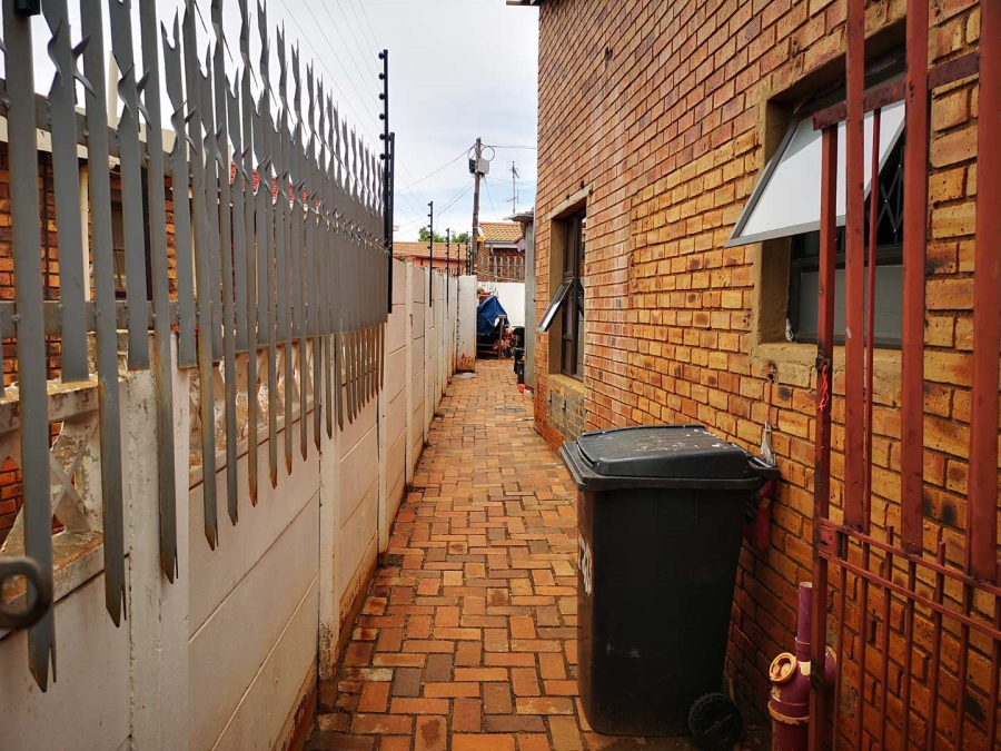 3 Bedroom Property for Sale in Lenasia South Gauteng