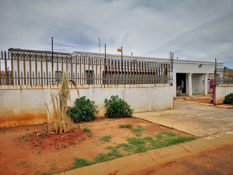 3 Bedroom Property for Sale in Lenasia South Gauteng