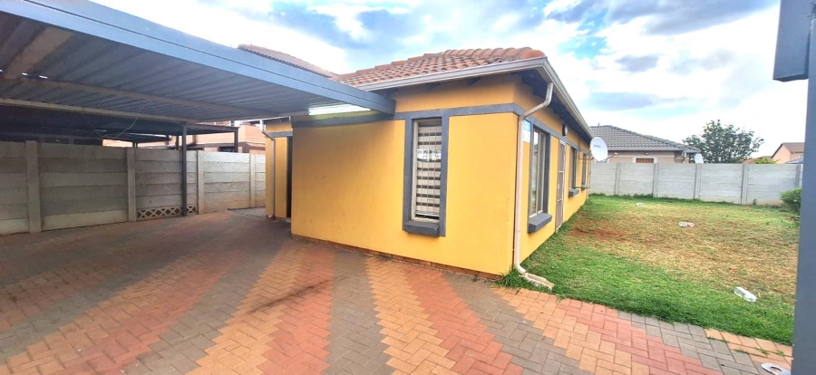 3 Bedroom Property for Sale in Albertsdal Gauteng