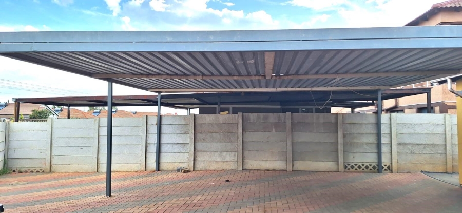 3 Bedroom Property for Sale in Albertsdal Gauteng