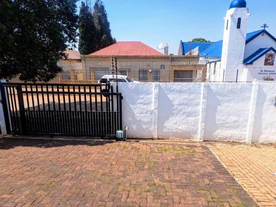 6 Bedroom Property for Sale in Brixton Gauteng