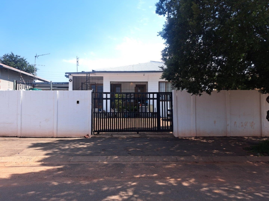 6 Bedroom Property for Sale in Brixton Gauteng