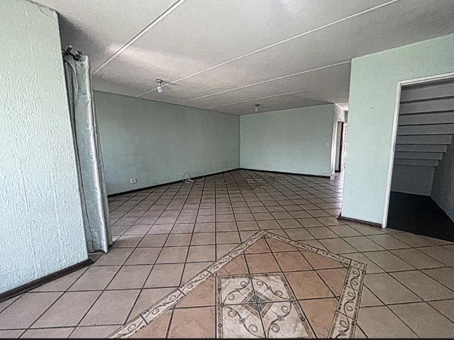 To Let 3 Bedroom Property for Rent in Birch Acres Gauteng