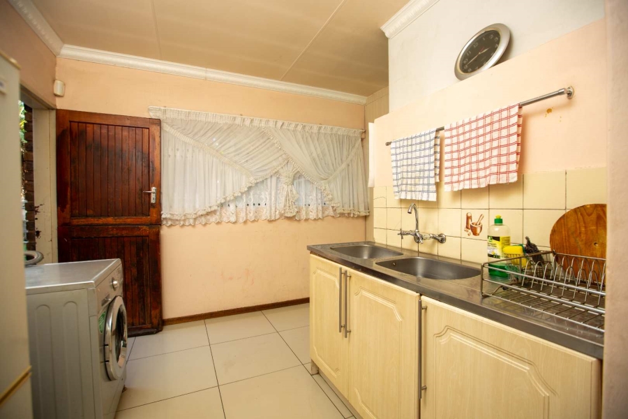 3 Bedroom Property for Sale in Rooihuiskraal Ext 9 Gauteng